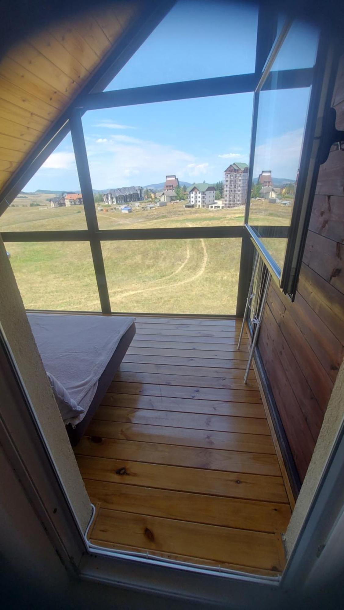 Sanjakostarelja Apartment *
